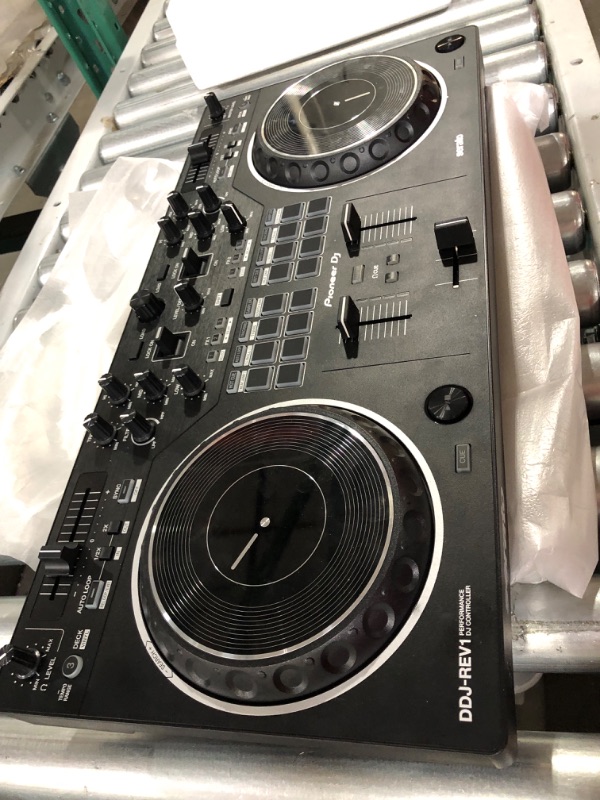 Photo 3 of 
Pioneer DJ DDJ-REV1 2-deck Serato DJ Controller