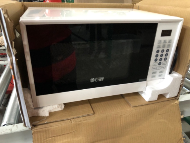 Photo 3 of (PARTS ONLY)Commercial Chef CHM990W 900 Watt Counter Top Microwave Oven, 0.9 Cubic Feet, White Cabinet White 0.9 Cubic Feet