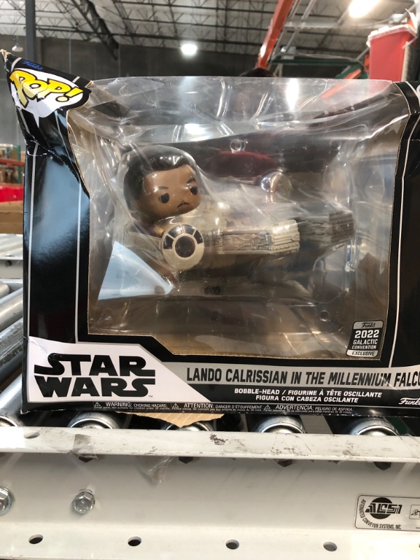 Photo 2 of Funko Pop! Ride Super Deluxe: Star Wars - Lando Calrissian in The Millenium Falcon (Shared Galactic Convention, Amazon Exclusive), Multicolor