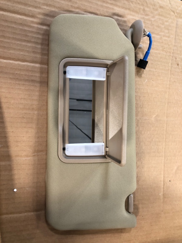 Photo 2 of Right Passenger Side Sun Visor Beige Without Light - Compatible with Toyota Tacoma 2004