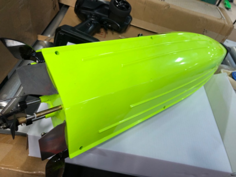 Photo 4 of **NEW**Cheerwing 22" Large RC Racing Boats, Brushless Remote Control Boat 40 Km/h with LED Lights High Speed for Adults and Kids Chartreuse