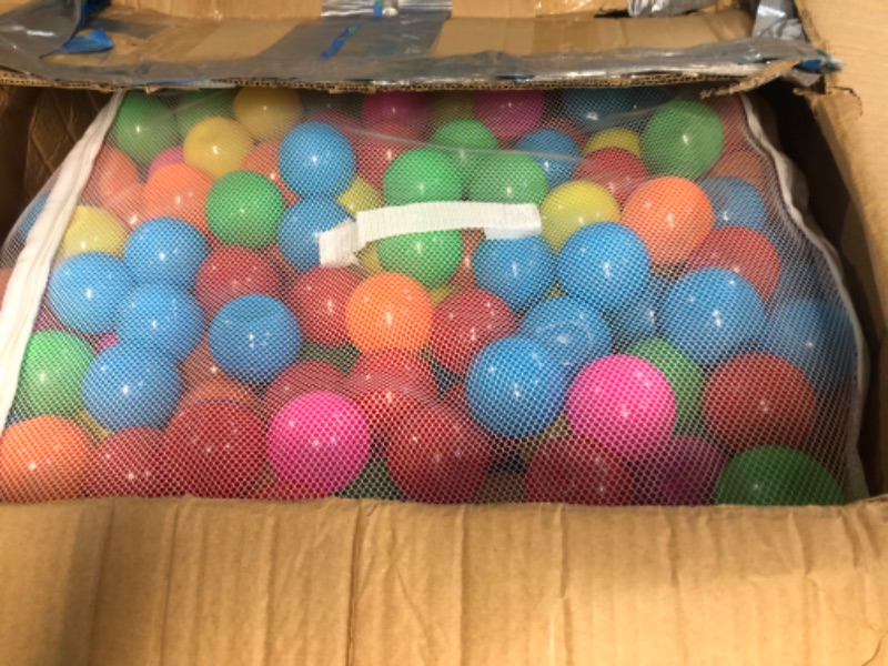 Photo 2 of Amazon Basics Plastic Pit Balls with Storage Bag, Pack of 1000 6 Bright Colors