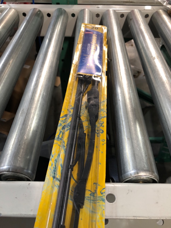 Photo 1 of Goodyear Integrity Windshield Wiper Blade, 20 Inch 20" Single