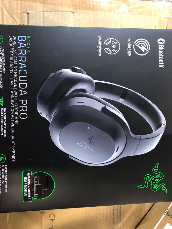 Photo 2 of Razer Barracuda Wireless Gaming & Mobile Headset 