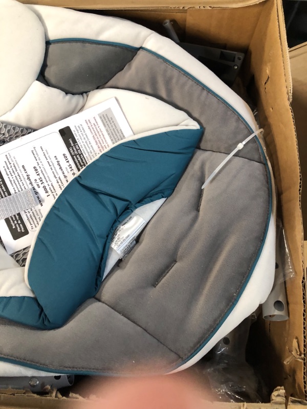 Photo 2 of Graco DuetSoothe Swing and Rocker - Sapphire