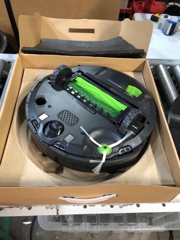 Photo 2 of * USED * 
iRobot Roomba i4+ EVO (4552) Robot Vacuum with Automatic Dirt Disposal - Empties Itself for up to 60 Days, Wi-Fi Connected Mapping, Compatible with Alexa, Ideal for Pet Hair, Carpets