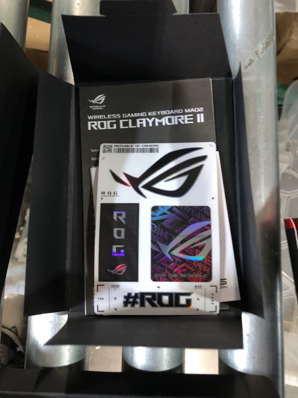 Photo 4 of ASUS ROG Claymore II Wireless Modular Gaming Mechanical Keyboard BLACK 