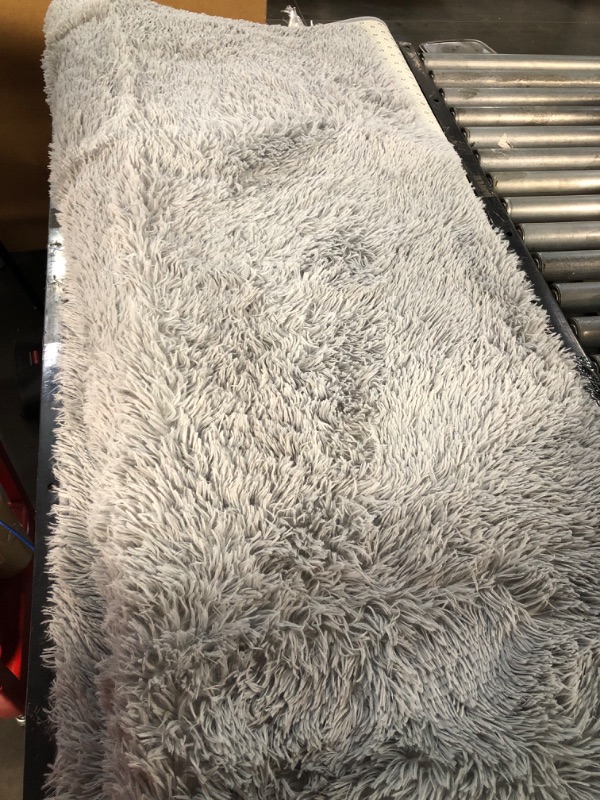 Photo 3 of *USED*Merelax Modern Soft Fluffy Large Shaggy Rug Grey 4 x 6 Feet Grey