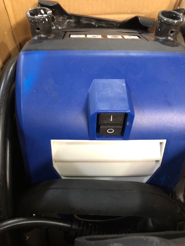 Photo 4 of * USED * 
Blue Clean AR383 Electric Pressure Washer 1.7 GPM, 11 Amps 