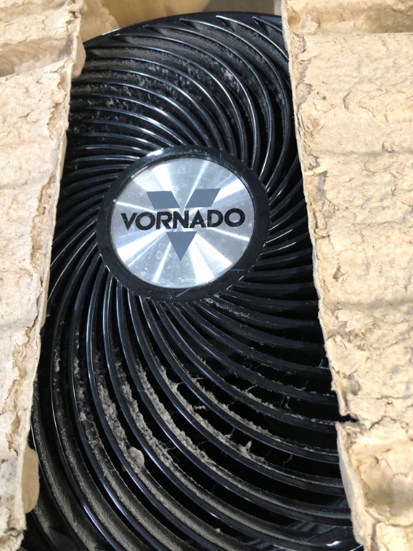 Photo 2 of * USED * 
Vornado 660 Large Whole Room Air Circulator Fan with 4 Speeds and 90-Degree Tilt, 660-Large, Black Black 660 - Large Fan