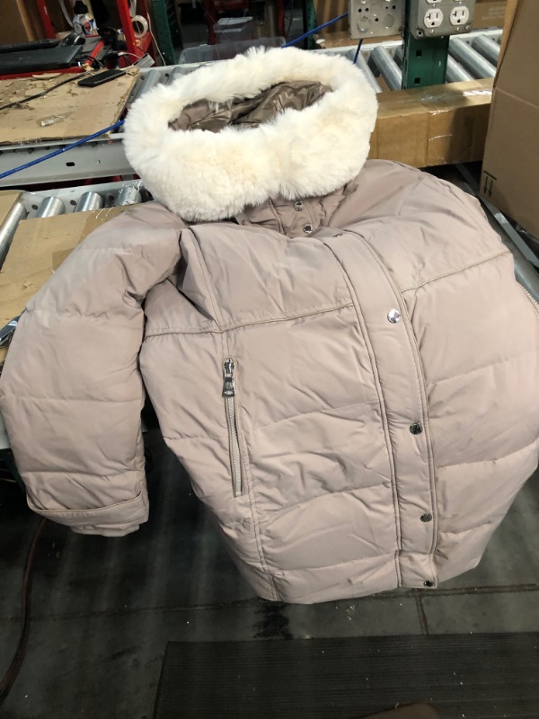 Photo 4 of  Women's Winter Thicken Puffer Coat Warm Jacket with Faux Fur Hood
