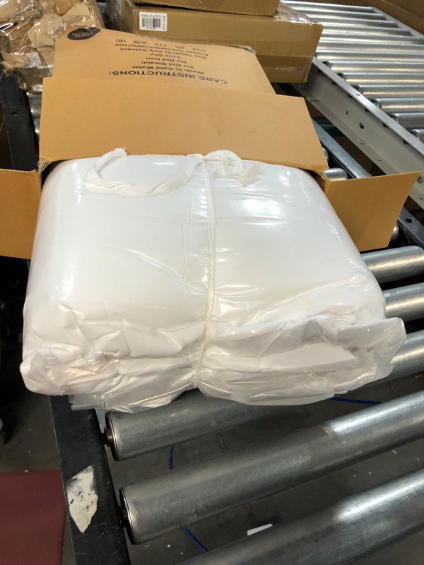 Photo 1 of Utopia Bedding All Season 250 GSM Comforter - WHITE KING