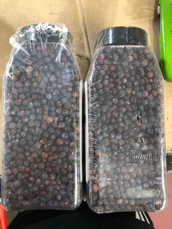 Photo 2 of 12 oz Bottle Whole Juniper Berries Natural dried / Enebrina entera