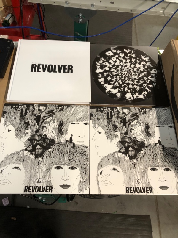 Photo 2 of **USED BUT APPEARS NEW**  Revolver Special Edition[Half-Speed 4 LP/7" Vinyl EP]