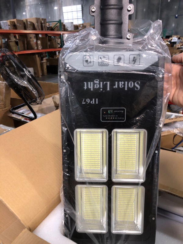 Photo 3 of 400W Solar Street Light Outdoor **NOT TESTED** ***LOOKS BRAND NEW***