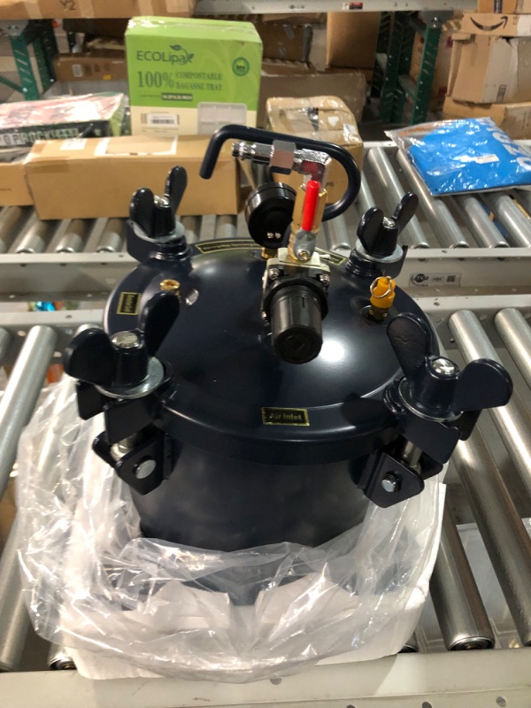 Photo 1 of CALIFORNIA AIR TOOLS 255C 2.5 Gallon Pressure Pot for Casting, Blue