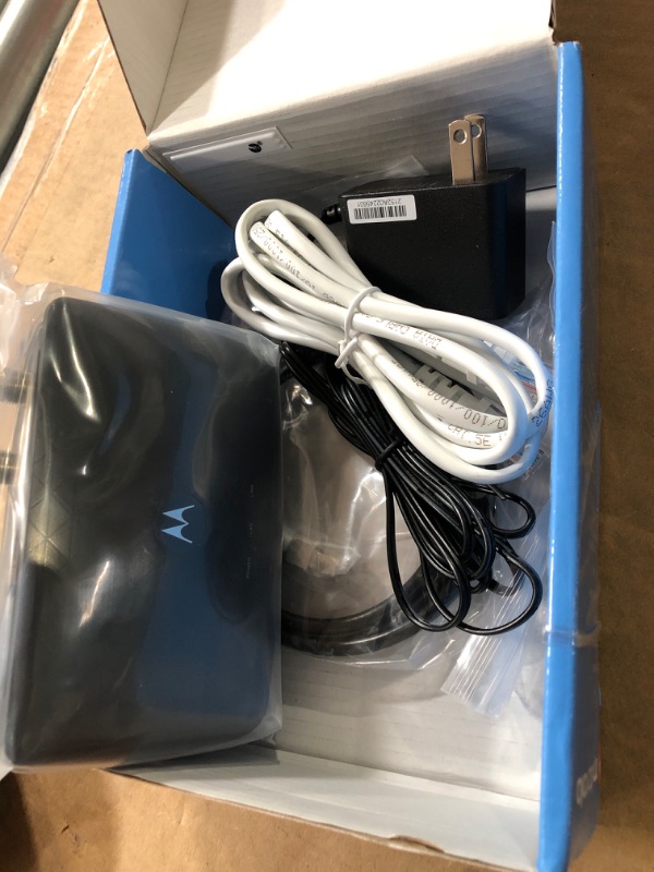 Photo 1 of Motorola MoCA 2.5 Adapter for Ethernet Over Coax, 2.5 Gbps Ethernet, Plug and Play, Boost Home Network for Better Streaming and Gaming (Model (1-Pack)