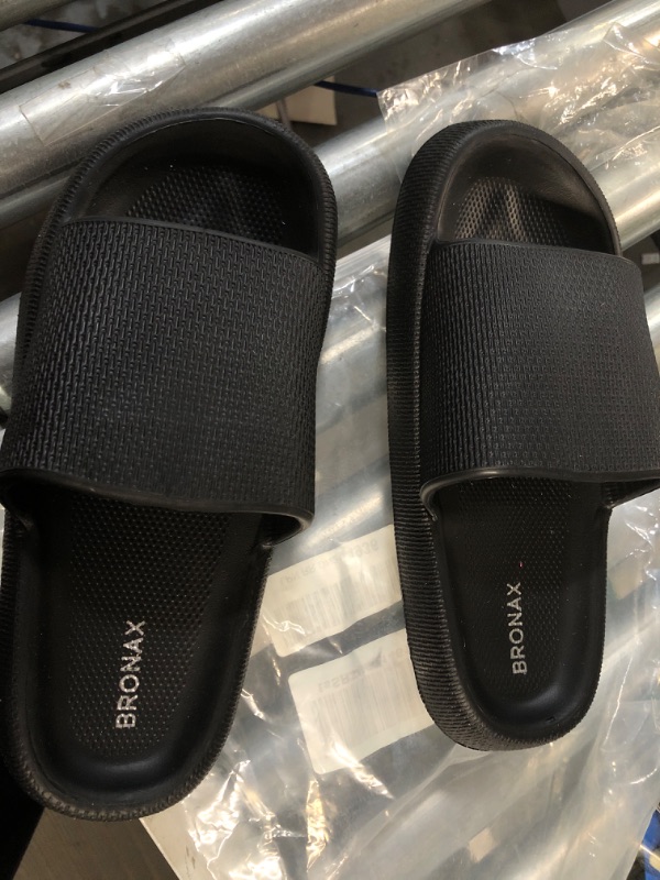 Photo 2 of BRONAX Cloud Slippers 10.5-11.5 Women/9-10 Men Black