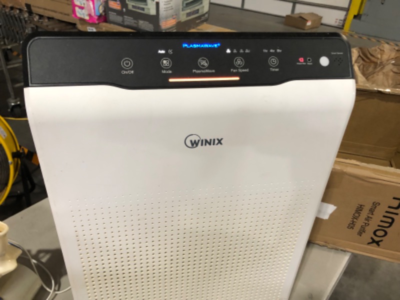 Photo 2 of **USED**POWERSON** 
Winix Air Cleaner C555 Features Smart Sensors