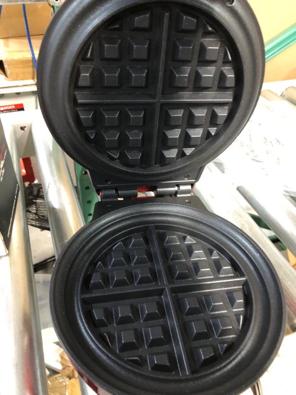 Photo 3 of *MINOR DAMAGE SEE PHOTO*Chefman Anti-overflow Belgian Waffle Maker w/Shade Selector