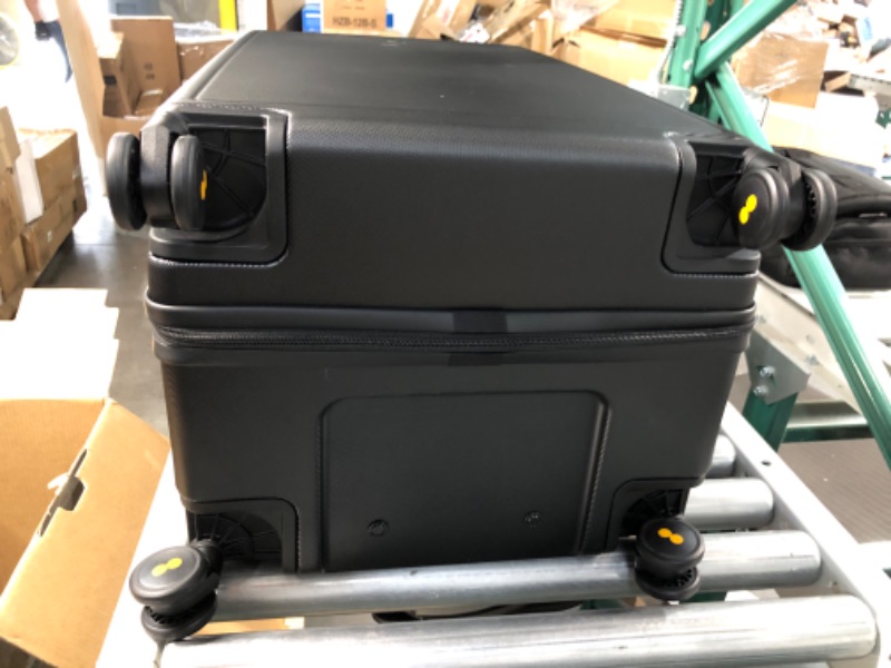 Photo 5 of *APPEARS NEW* LEVEL8 Trunk Luggage, 28 Inch with Spinner Wheels, Textured, Checked Large Luggage, Black 28 Inch