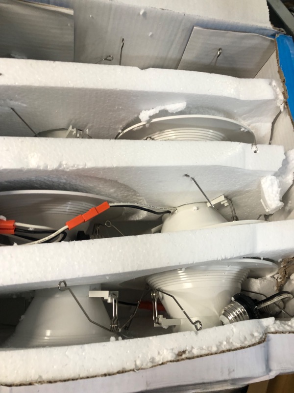 Photo 1 of LUXRITE 5/6 Inch LED Recessed Retrofit Downlight, 14W=90W, CCT Color Selectable 2700K |