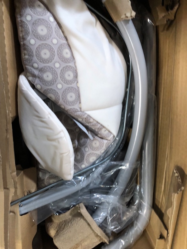 Photo 2 of Graco Simple Sway Abbington Baby Swing