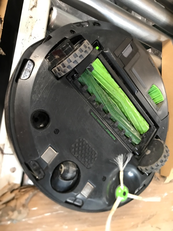 Photo 3 of (parts only) iRobot® Roomba Combo™ j7+ Self-Emptying Robot Vacuum & Mop - Automatically vacuums and mops without needing to avoid carpets, Identifies & Avoids Obstacles, Smart Mapping, Alexa, Ideal for Pets
