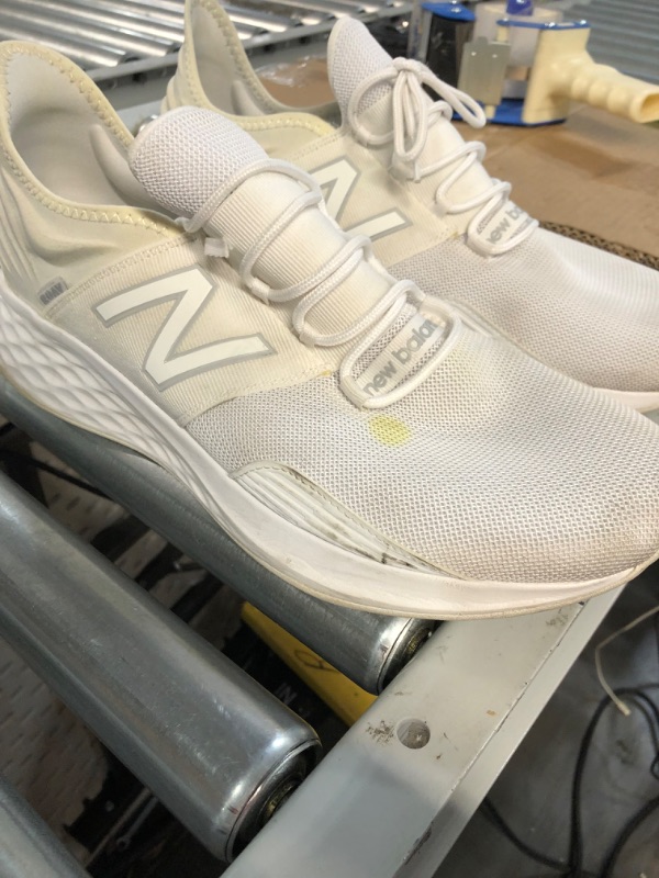 Photo 4 of *DAMAGED/STOCK PHOTO FOR REFERENCE* New Balance Fresh Foam Roav v113 D (M) SIZE 15