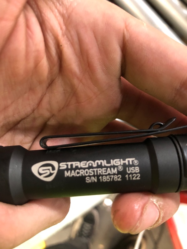 Photo 3 of [New] Streamlight 66320 MacroStream USB 500-Lumen Rechargeable Compact Flashlight