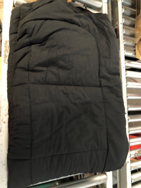 Photo 3 of [Used] Bedsure Twin Bedding Comforter Duvet Insert - Black/Grey Down Alternative Twin Size Comforter