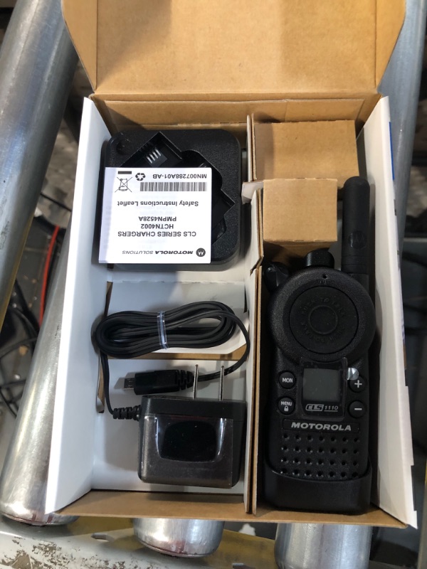 Photo 3 of MOTOROLA SOLUTIONS Business CLS1110 5-Mile 1-Channel UHF Two-Way Radio