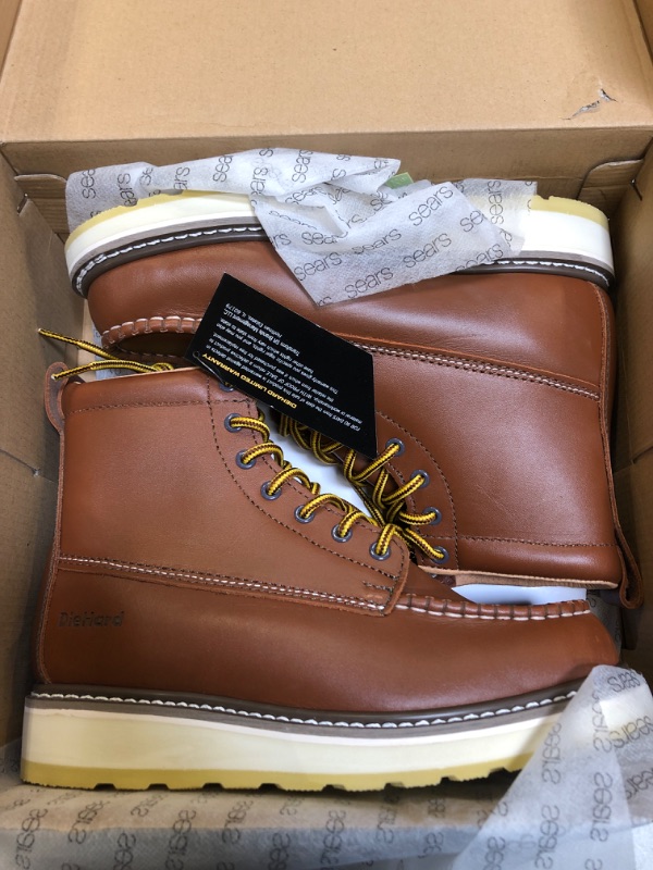 Photo 1 of DIEHARD MENS SURETRACK BOOTS SIZE 8.5
