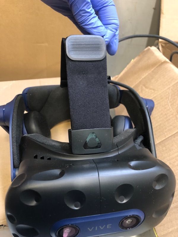 Photo 19 of HTC VIVE Pro Virtual Reality System
