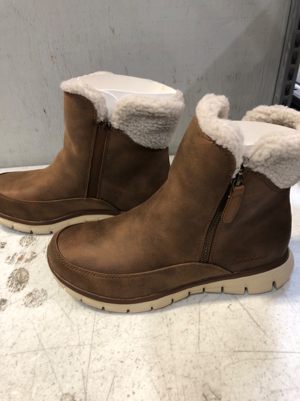 Photo 6 of Skechers Women's Synergy-Short Quarter Zipper Boot with Sherpa Trim Snow SIZE 8.5 Chestnut