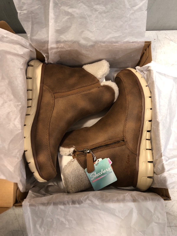 Photo 3 of Skechers Women's Synergy-Short Quarter Zipper Boot with Sherpa Trim Snow SIZE 8.5 Chestnut