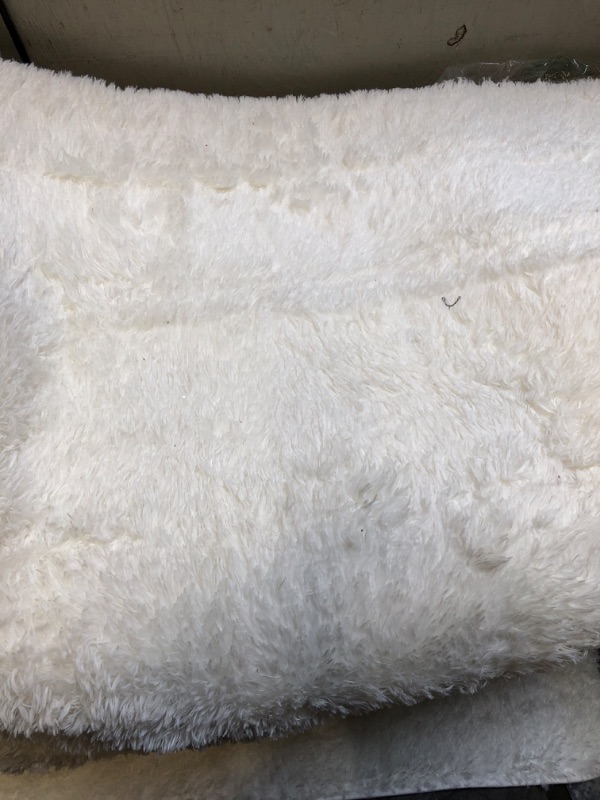 Photo 2 of  Shaggy White Rug 6X3