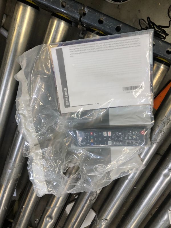 Photo 1 of Crystal UHD TU7000 82" smart tv 