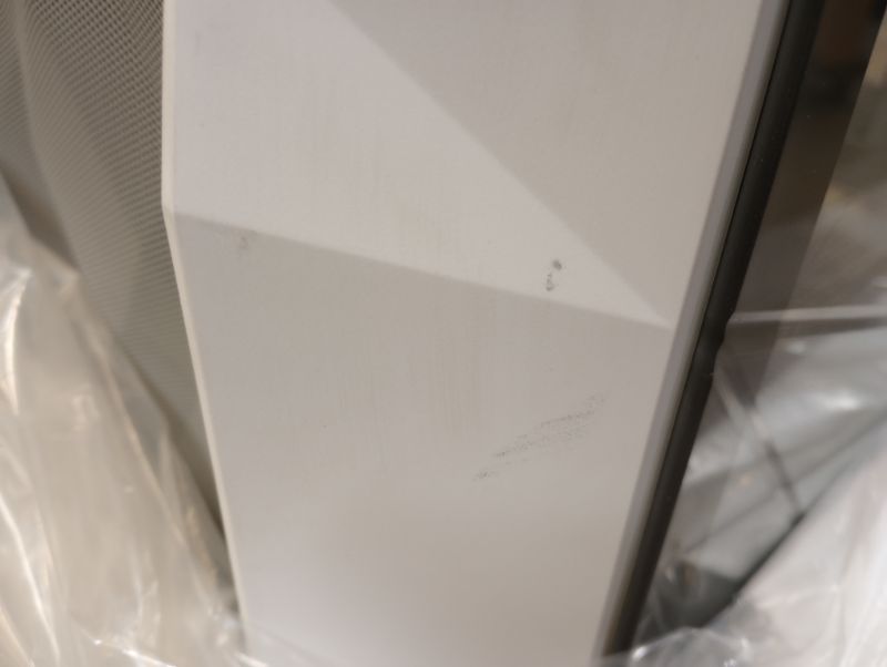 Photo 8 of Cooler Master MasterBox TD500 Mesh White Airflow ATX Mid-Tower with Polygonal Mesh Front Panel, Crystalline Tempered Glass, E-ATX up to 10.5" ----- FANS NOT INCLUDED, minor used, dirty marks on item as shown in pictures
