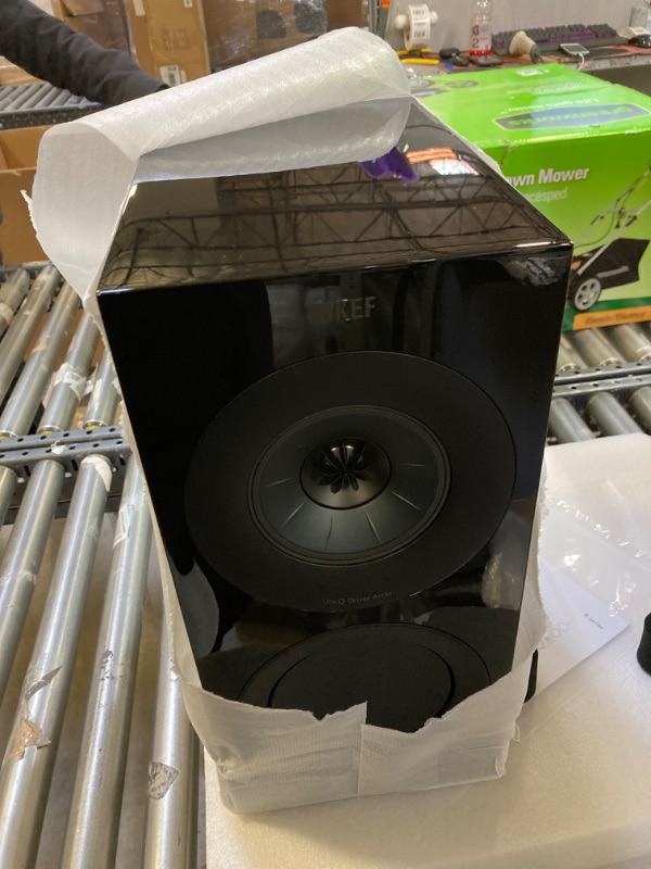 Photo 4 of KEF R3 Standmound Speakers (Pair, Black) Black Speakers * FACTORY SEALED PRIOR TO INSPECTION* BRAND NEW . 