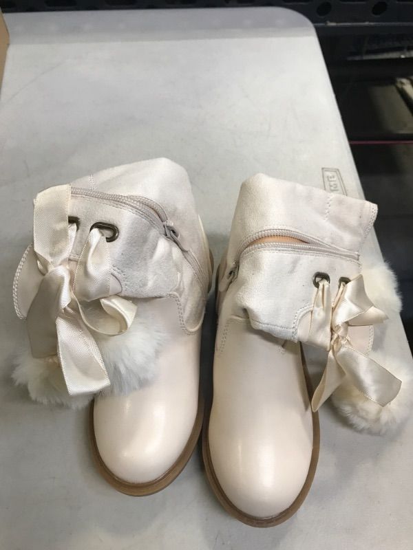 Photo 1 of Coutgo Girls' Boots Mid Calf Lug Sole Side Zipper Winter Boot with Bowknot Pom-poms   SIZE 10T 
