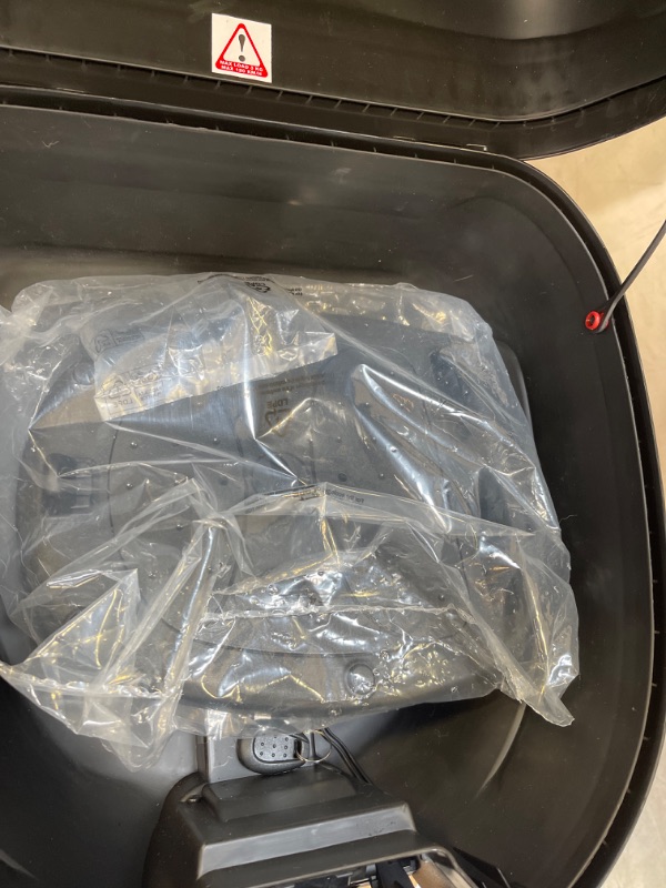 Photo 1 of GIVI E300NT2 30 liter Monolock top case