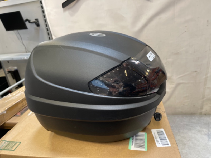 Photo 2 of GIVI E300NT2 30 liter Monolock top case