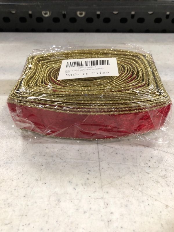 Photo 2 of 1.5Inch X 20 Yards Christmas Velvet Ribbon,1.5" Wide Wired Ribbon for Christmas Crafts Decoration, Wrapping Crafts (Red) Red 1.5"-20 Yard