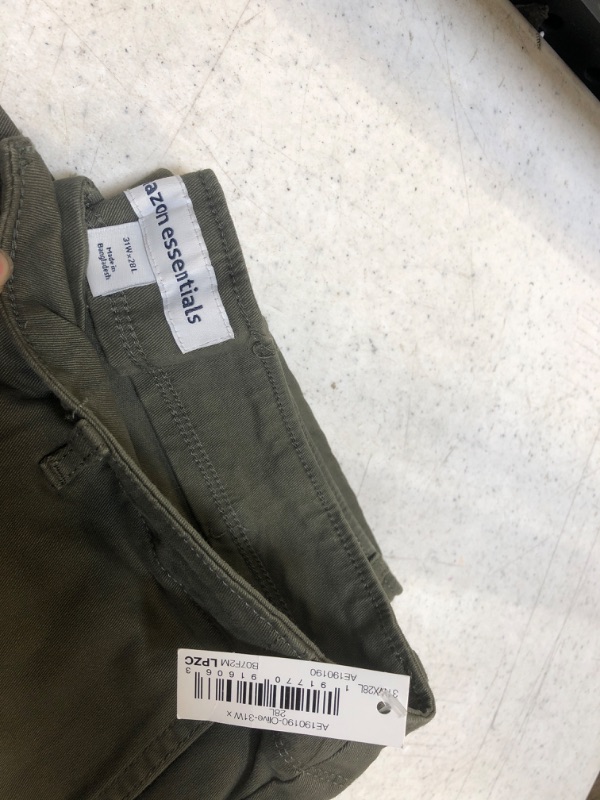 Photo 3 of Amazon Essentials Men's Straight-Fit Stretch Cargo Pant (Available in Big & Tall) 31W x 28L Olive