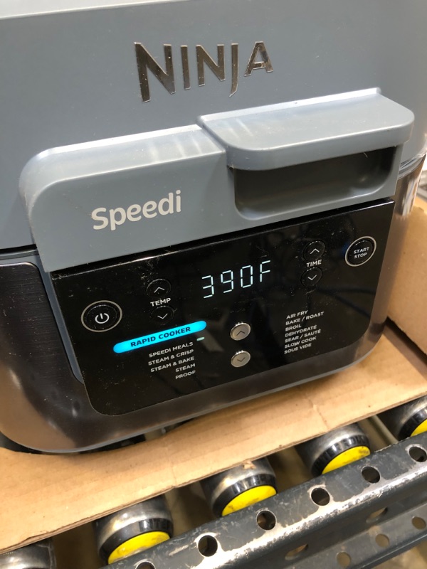 Photo 4 of Ninja Speedi Rapid Cooker &#38; Air Fryer, SF301, 6qt., 12-in-1 Functionality, 15-Minute Meals, Sea Salt Gray -------- MODERATE USED, SCRATCHES AND STAINS ON ITEM, TURNS ON