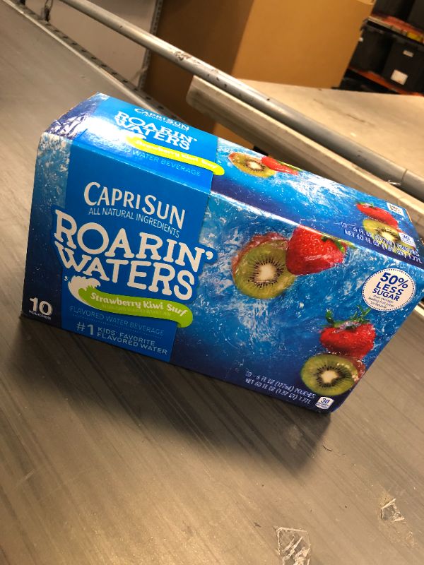 Photo 1 of Capri Sun Roarin' Waters Strawberry Kiwi Surf Ready-to-Drink Juice 1 BOX 10 POUCHES
