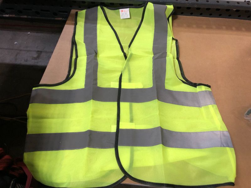 Photo 3 of 1pc --zojo Normal Visibility Safety Vest  Adjustable Size,Thin & Lightweight Fabric, (Neon Yellow Thin Version) ----Adjustable Size Fits almost adult men and women,ladies,youths,Easy On And Off.
