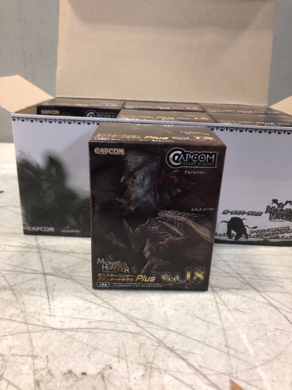 Photo 1 of Capcom Figure Builder Monster Hunter Standard Model Plus Vol. 18 Box