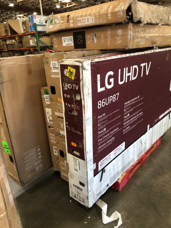 Photo 2 of MIXED PALLET OF DAMAGED TVS**SET OF 6**NON FUNCTIONAL NO REFUNDS**